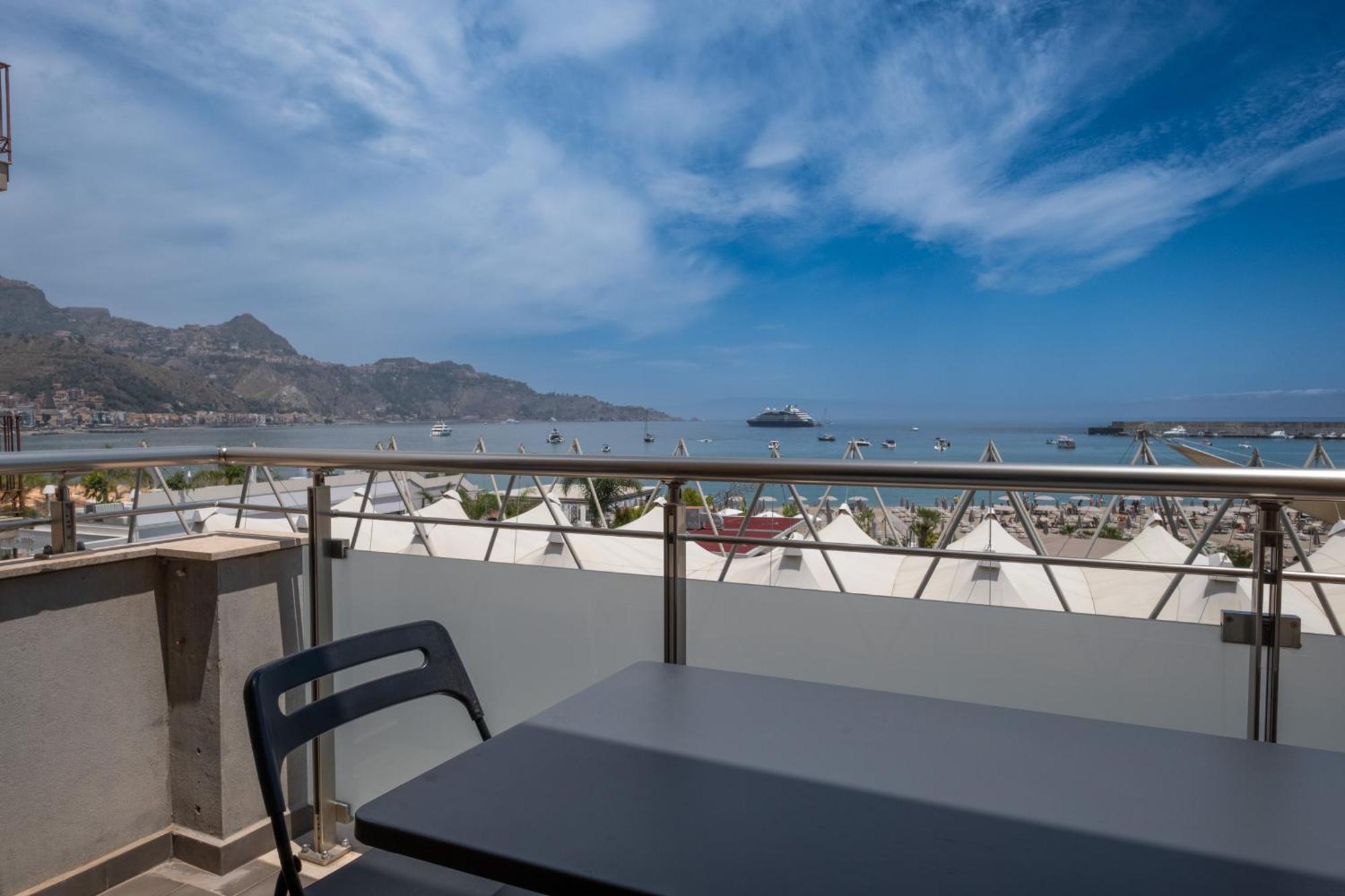 Apple House Giardini Naxos Exterior foto